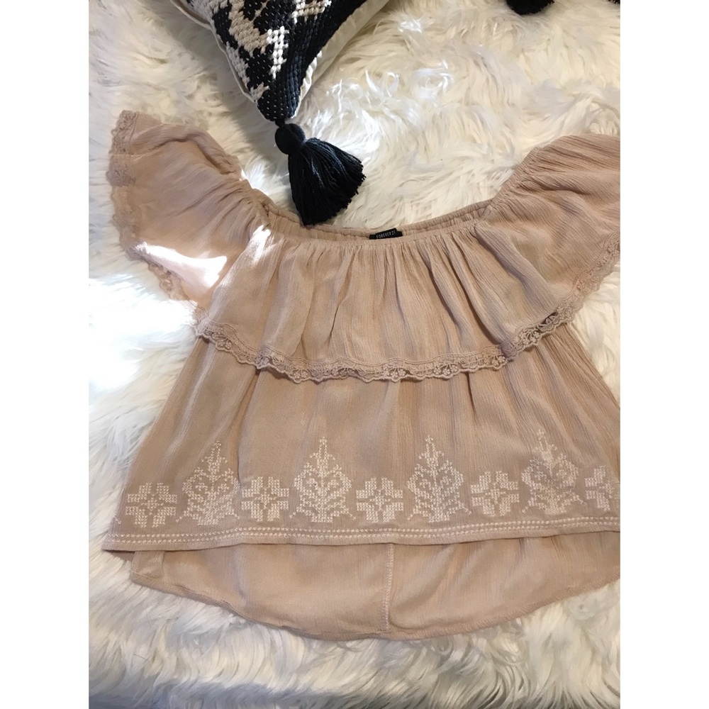 Forever 21 • Off the Shoulder top